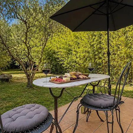 En Drome Provencale Jardin & 2 Terrasses Villa